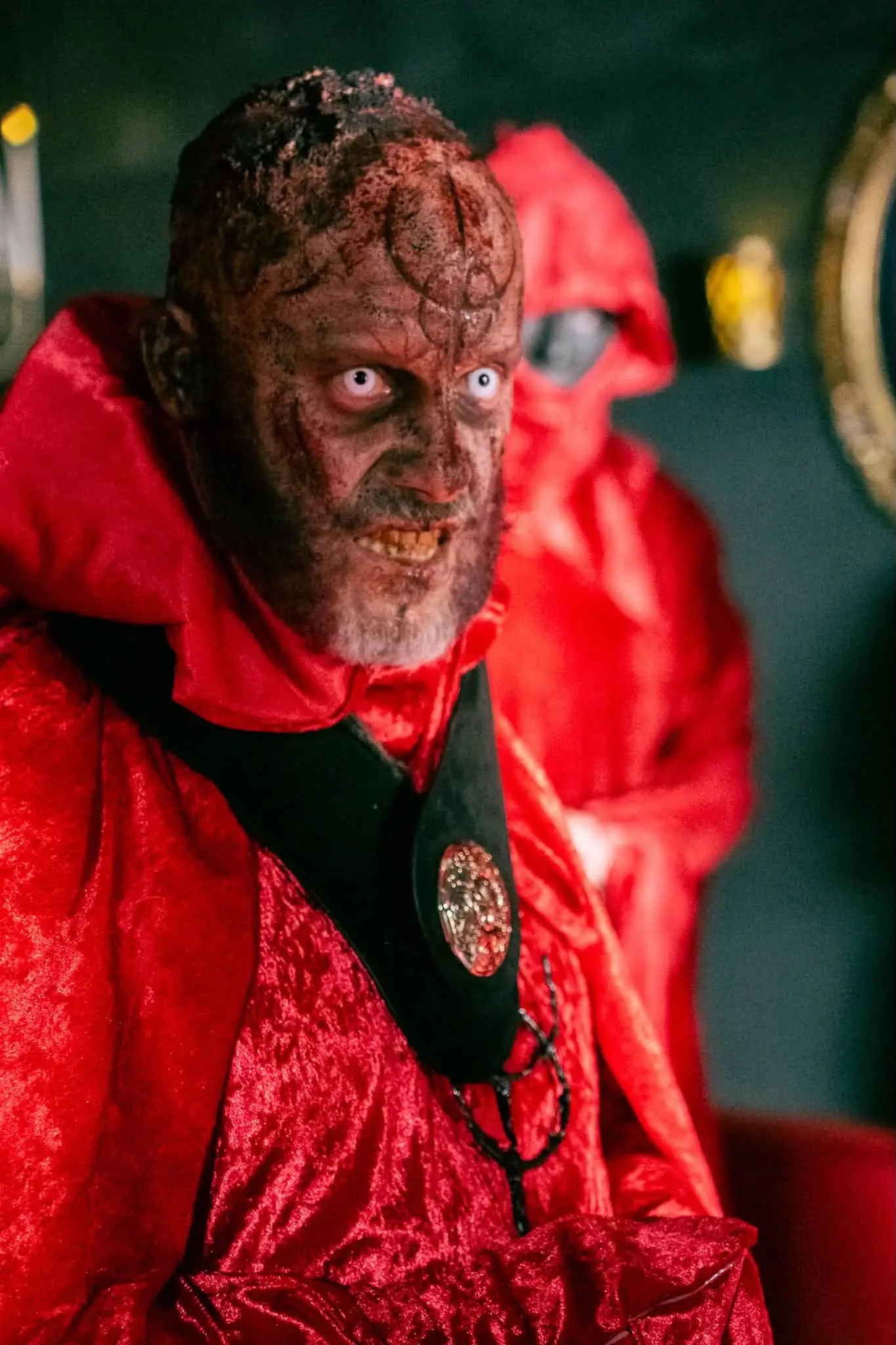Detalle del maquillaje y vestuario de terror de Jorge