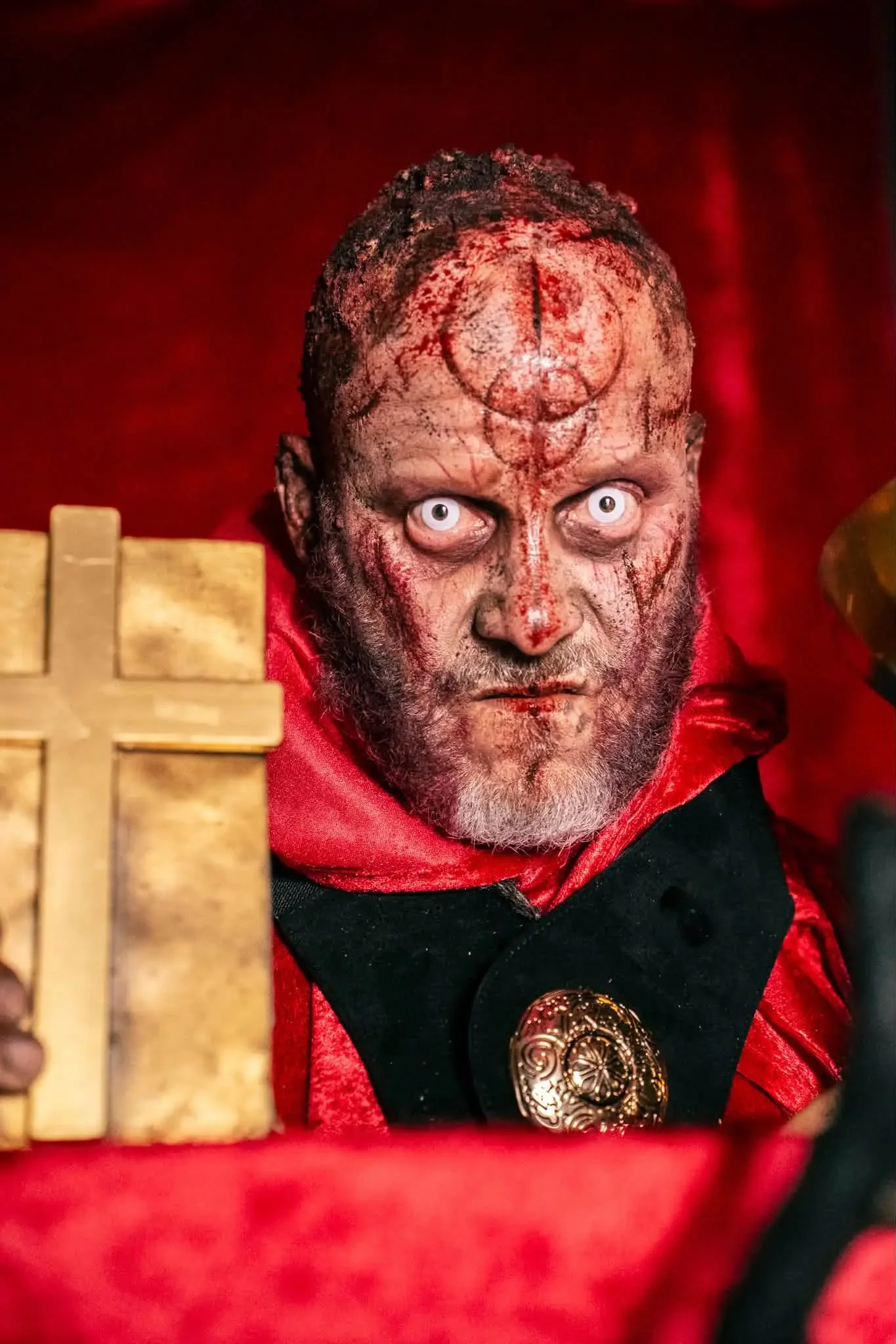 Jorge caracterizado como personaje de terror para El Monasterio en Halloween 2026